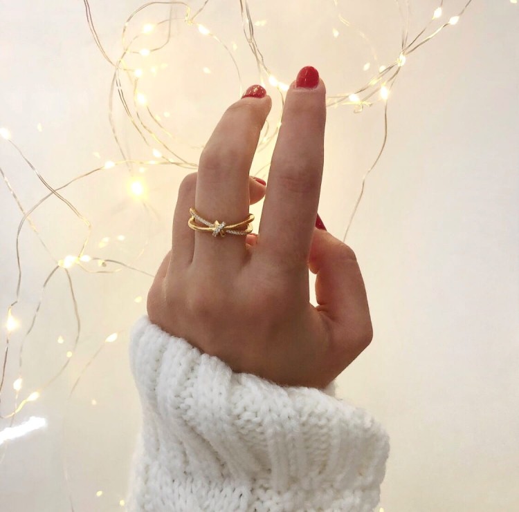 Srebrny pozłacany pierścionek z cyrkoniami