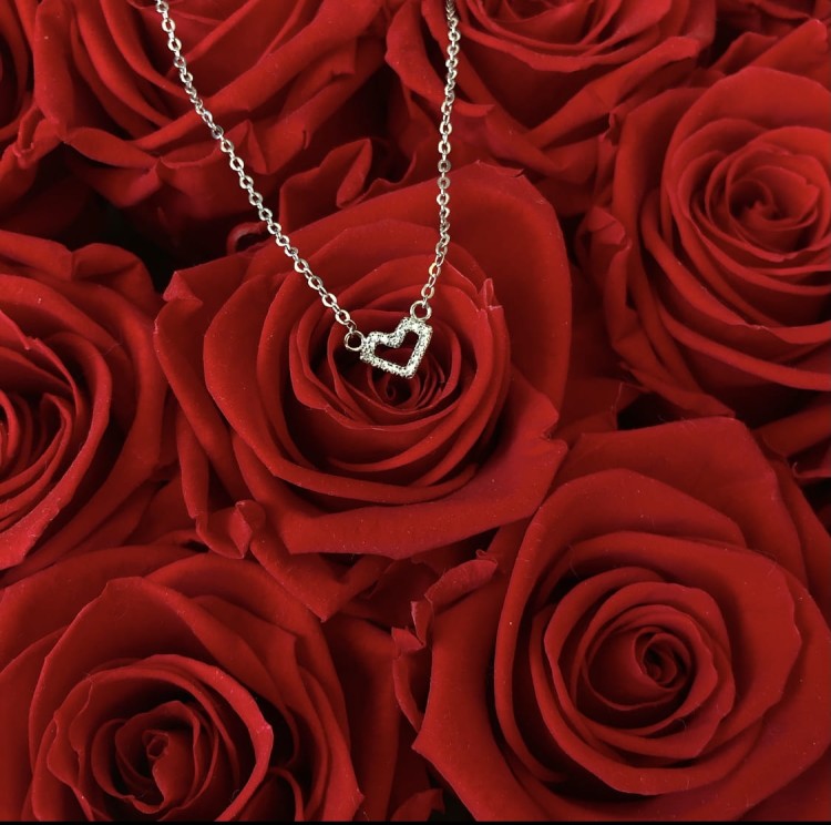 Srebrny naszyjnik serce z cyrkoniami