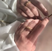 Srebrny pierścionek z cyrkoniami