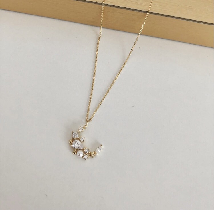 Srebrny pozłacany naszyjnik księżyc z cyrkoniami