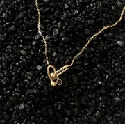 Srebrny pozłacany naszyjnik z cyrkonią czarną