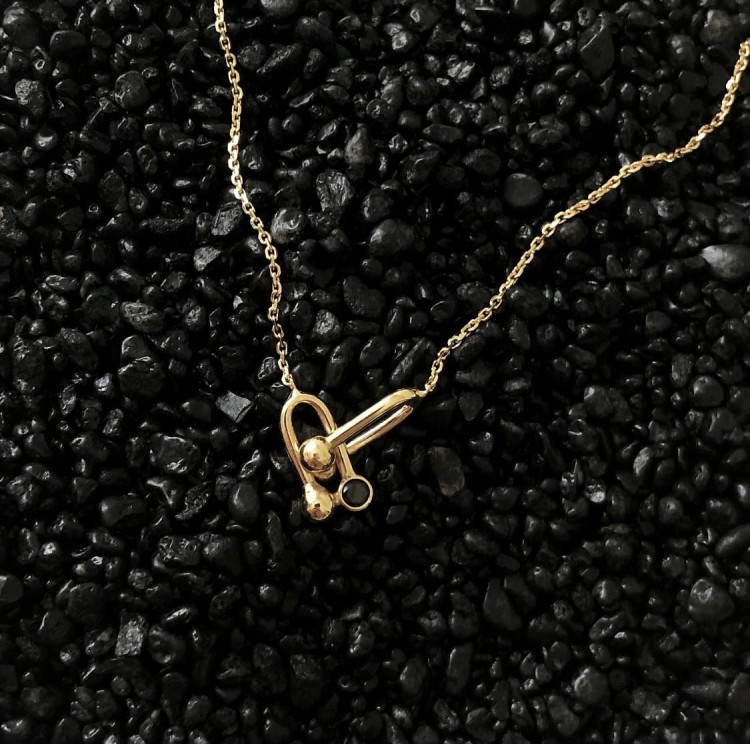 Srebrny pozłacany naszyjnik z cyrkonią czarną