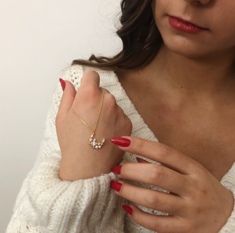 Srebrny pozłacany naszyjnik księżyc z cyrkoniami