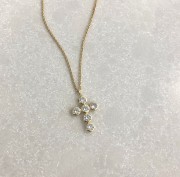 Srebrny pozłacany naszyjnik z krzyżem i cyrkoniami