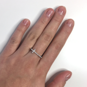 Srebrny pozłacany pierścionek z cyrkoniami