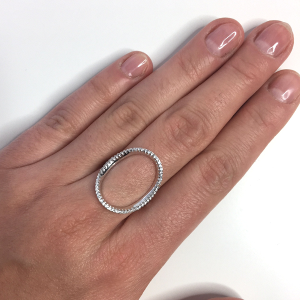 Srebrny pozłacany pierścionek z cyrkoniami