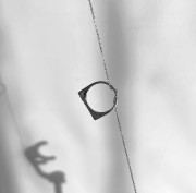 Srebrny pierścionek z cyrkoniami