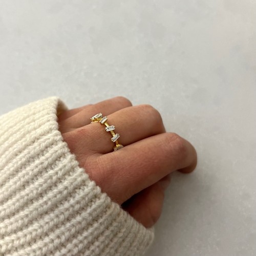 Srebrny pozłacany pierścionek obrączka z cyrkoniami