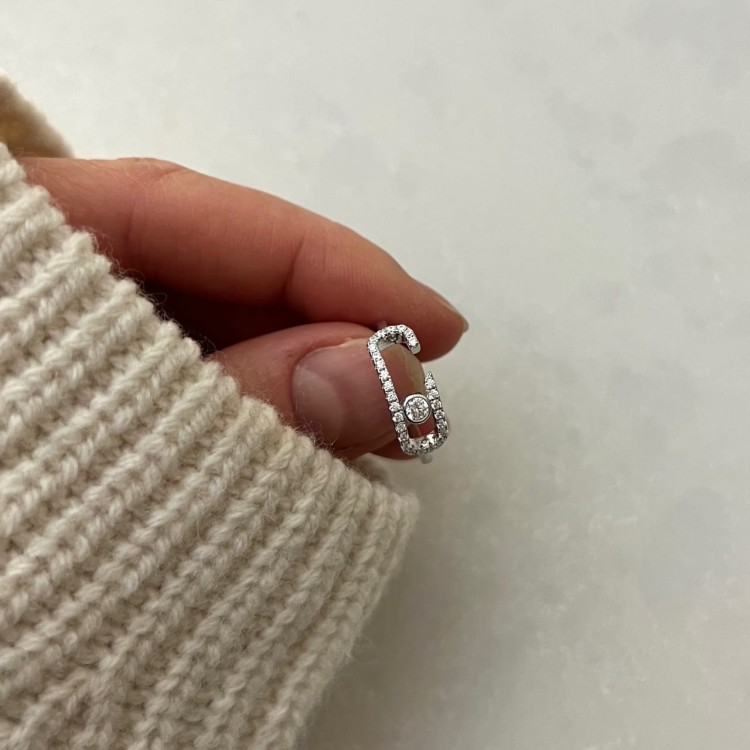 Srebrny pierścionek z cyrkoniami