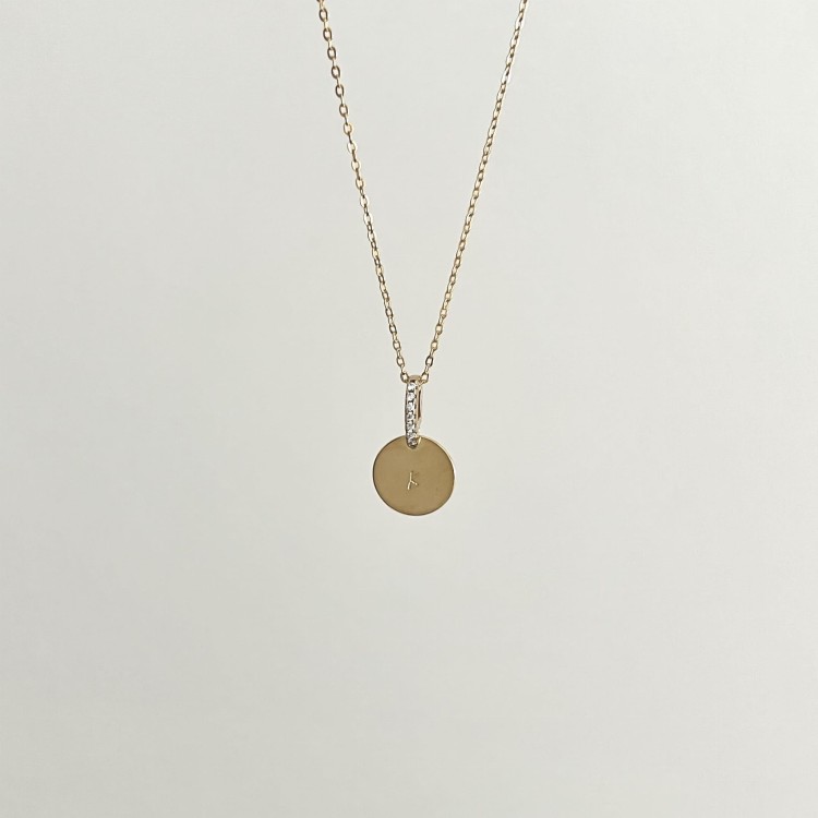 Srebrny pozłacany naszyjnik personalizowany blaszka z cyrkoniami