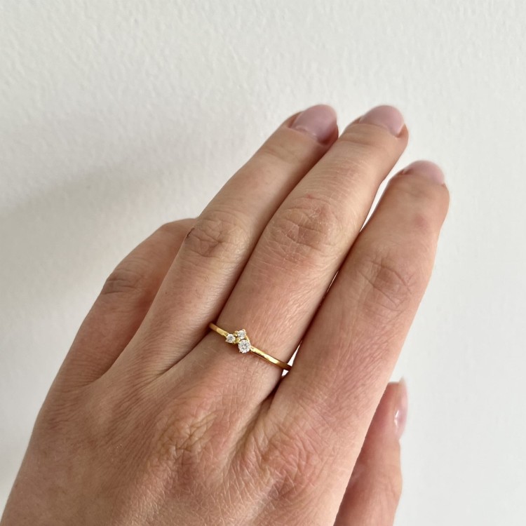 Srebrny pozłacany pierścionek z cyrkoniami delikatny