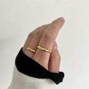 Srebrny pozłacany pierścionek nieregularny