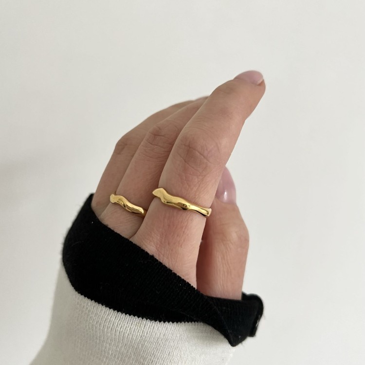 Srebrny pozłacany pierścionek nieregularny