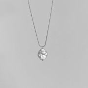 Srebrny naszyjnik z perłą