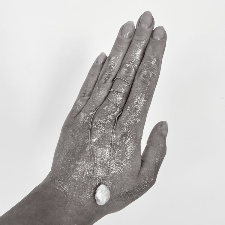 Srebrny naszyjnik z perłą