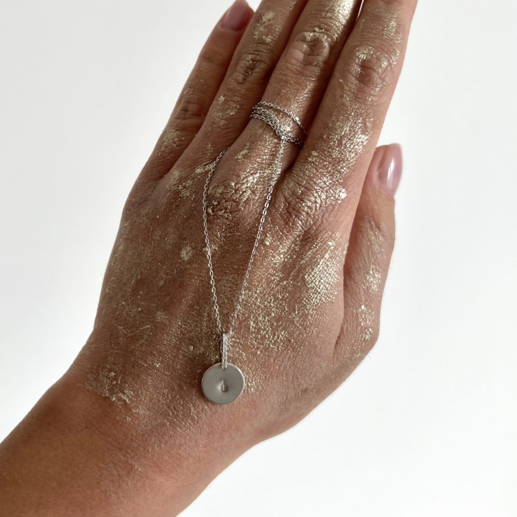 Srebrny naszyjnik personalizowany blaszka z cyrkoniami