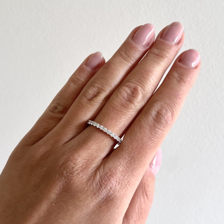 Srebrny pierścionek obrączka z cyrkoniami Błyszczący