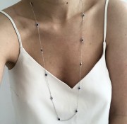 Srebrny naszyjnik długi koło i koniczyna z granatową emalia