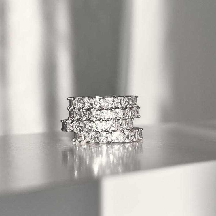 Srebrny pierścionek obrączka z cyrkoniami Luksusowy