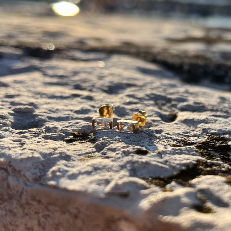 Srebrne pozłacane kolczyki z cyrkoniami PROSTOKĄT