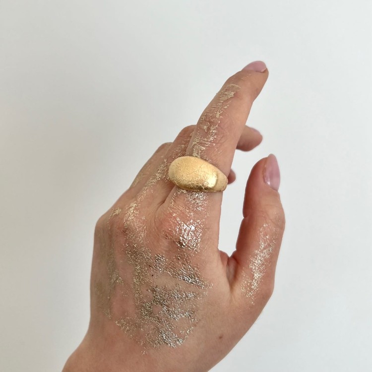 Srebrny pozłacany pierścionek SATYNOWANY