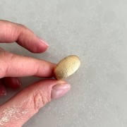 Srebrny pozłacany pierścionek SATYNOWANY