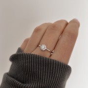 Srebrny pierścionek z cyrkoniami ROZKOSZ