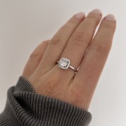 Srebrny pierścionek z cyrkoniami WDZIĘK