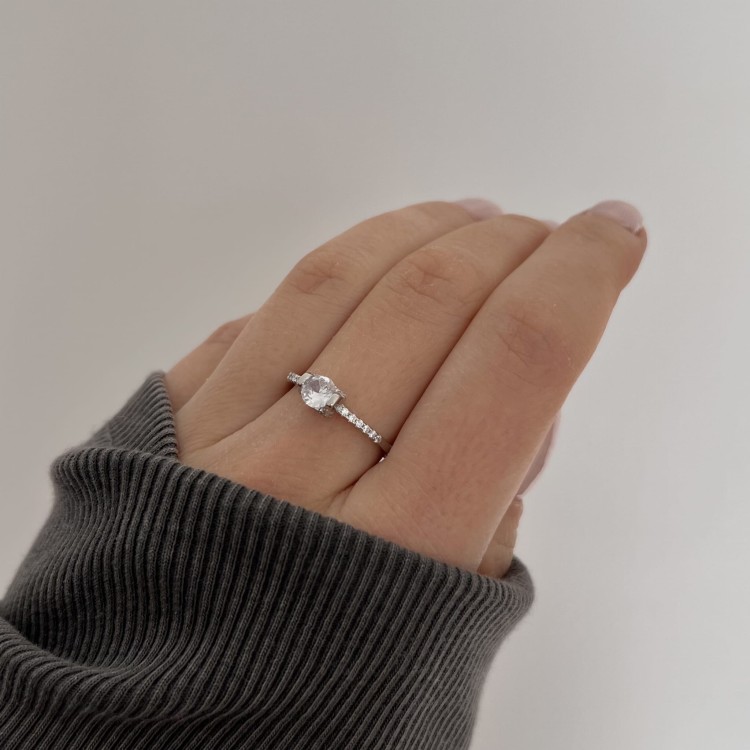 Srebrny pierścionek z cyrkoniami ZACHWYT