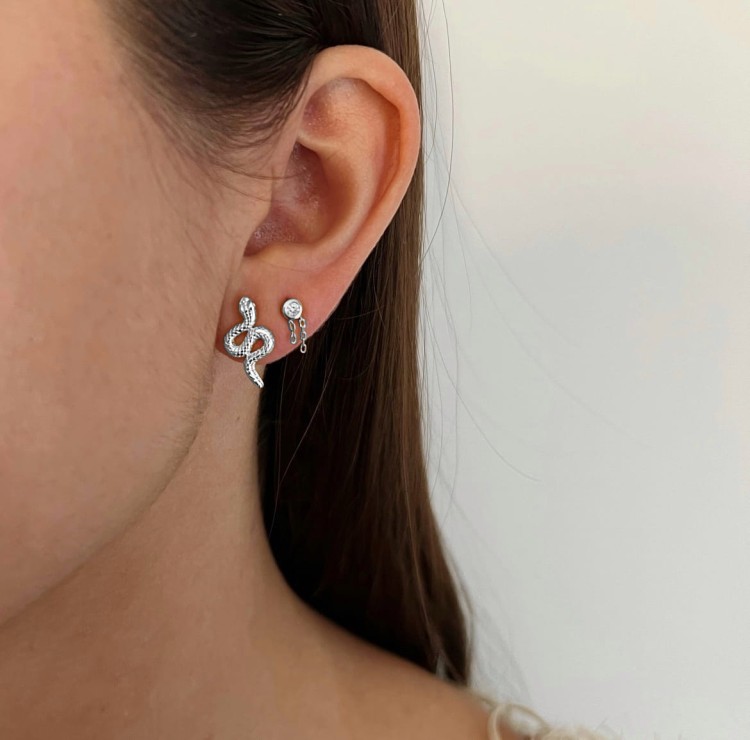 Srebrne  kolczyki z cyrkonią i łańcuszkiem