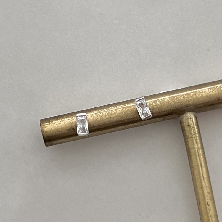 Srebrne kolczyki z cyrkoniami PROSTOKĄT