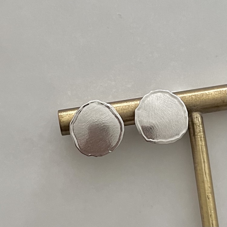 Srebrne kolczyki NADTOPIONE