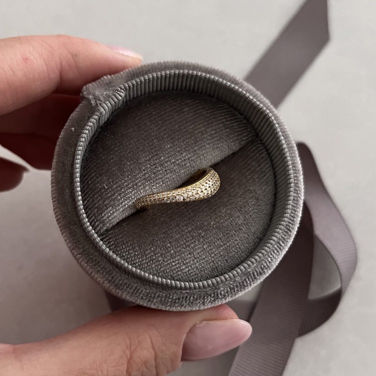 Srebrny pozłacany pierścionek z cyrkoniami FORMA