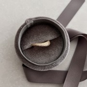 Srebrny pozłacany pierścionek z cyrkoniami FORMA