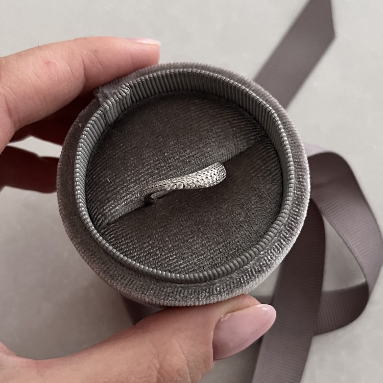 Srebrny pierścionek z cyrkoniami FORMA