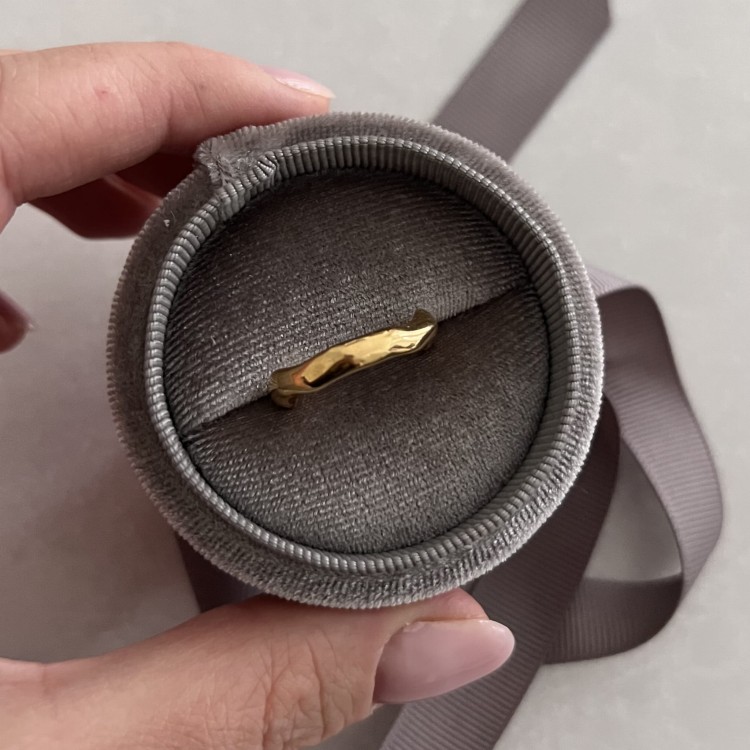 Srebrny pozłacany pierścionek nieregularny