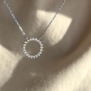 Srebrny naszyjnik z cyrkoniami KOŁO