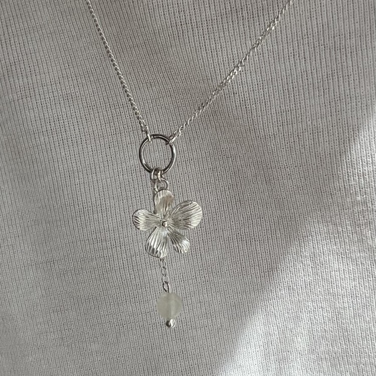 Srebrny naszyjnik KWIAT MAGNOLIA