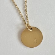Personalizowany naszyjnik z literką – blaszka 12 mm, splot ankrowy