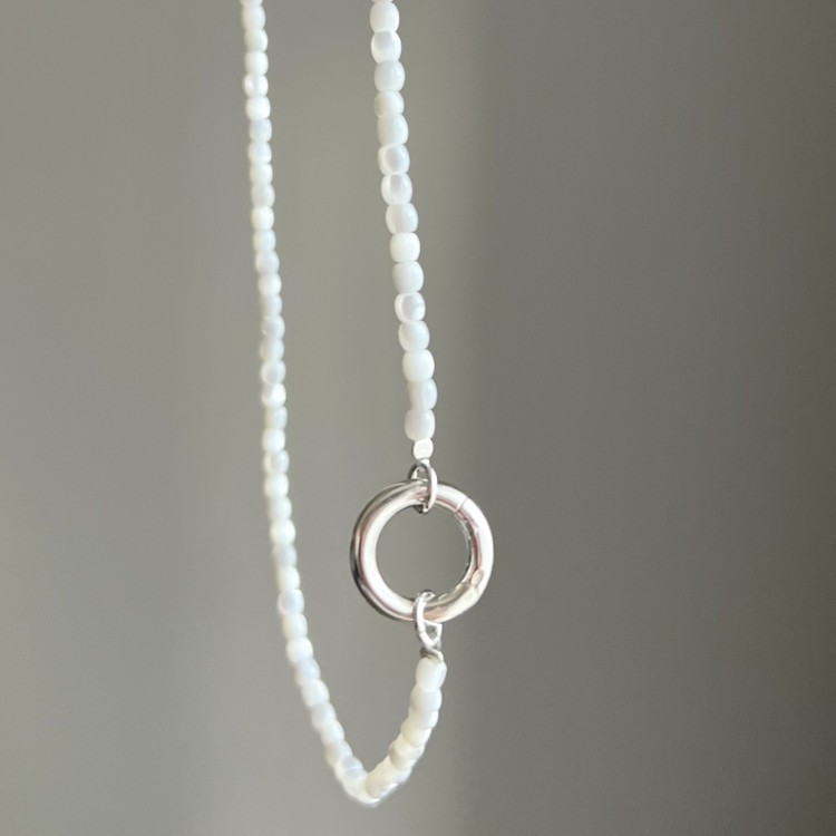 Naszyjnik ZAPIĘCIE KOŁO masa perłowa MUSZLA kamienie naturalne biały