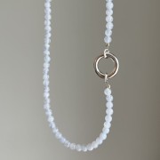 Naszyjnik ZAPIĘCIE KOŁO chalcedon JEANS kamienie naturalne niebieski