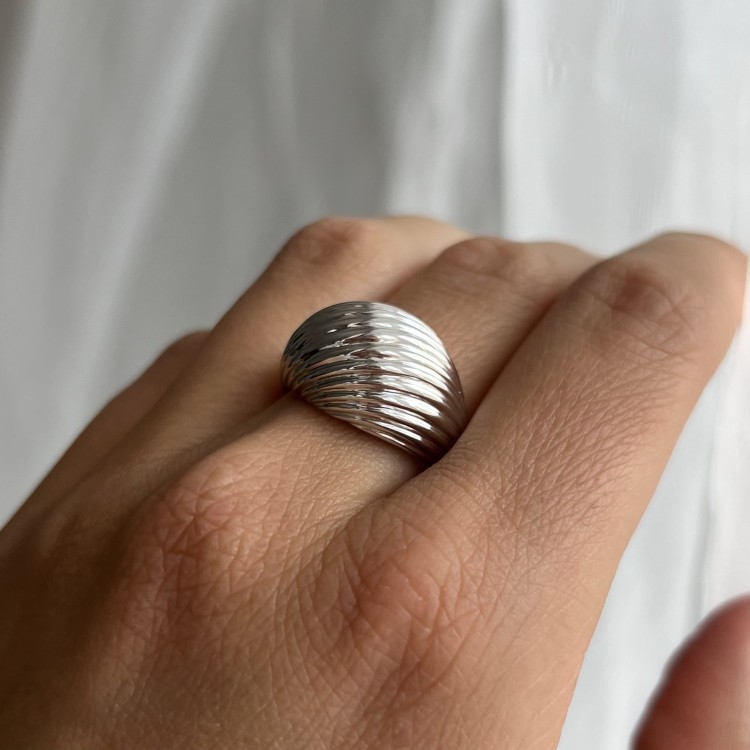 Srebrny pierścionek FALA