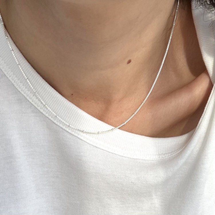 Srebrny naszyjnik choker KOSTKA