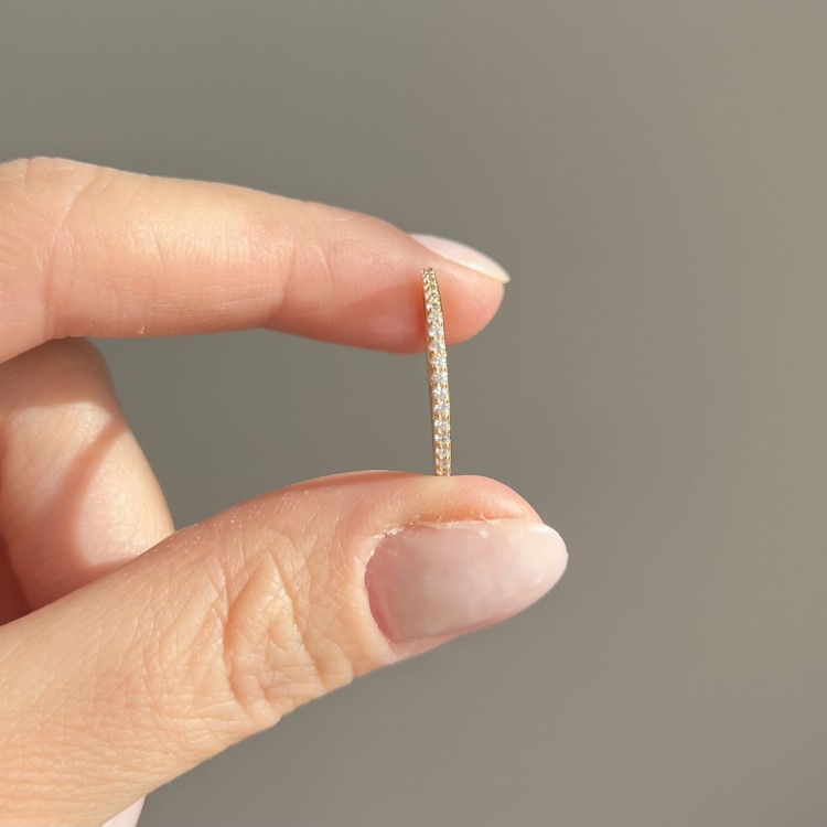 Srebrny pozłacany pierścionek obrączka z cyrkoniami KLASYCZNY