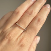 Srebrny pozłacany pierścionek obrączka z cyrkoniami KLASYCZNY