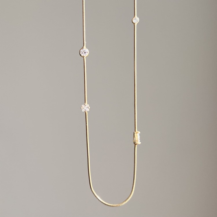 Srebrny pozłacany naszyjnik choker z cyrkoniami