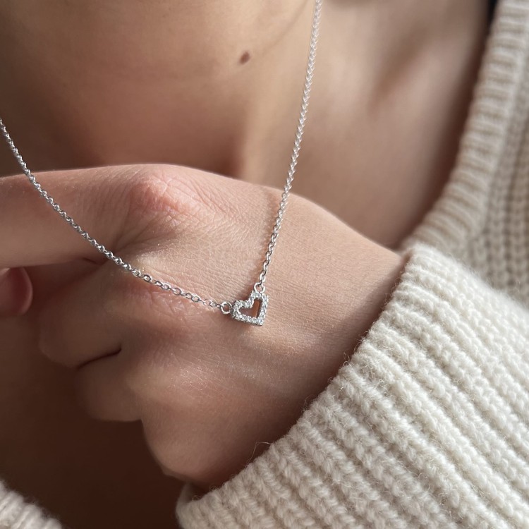 Srebrny naszyjnik serce z cyrkoniami