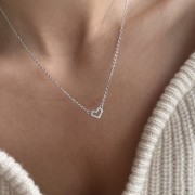 Srebrny naszyjnik serce z cyrkoniami