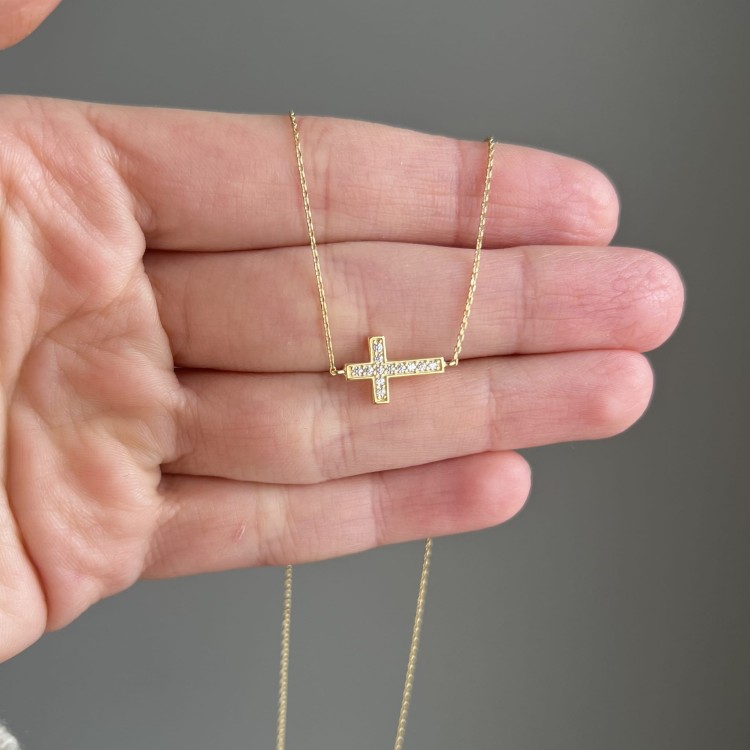 Złoty naszyjnik krzyżyk z cyrkoniami 333