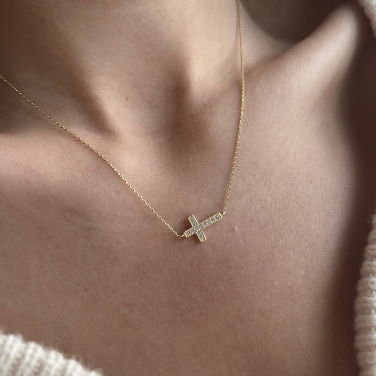 Złoty naszyjnik krzyżyk z cyrkoniami 333
